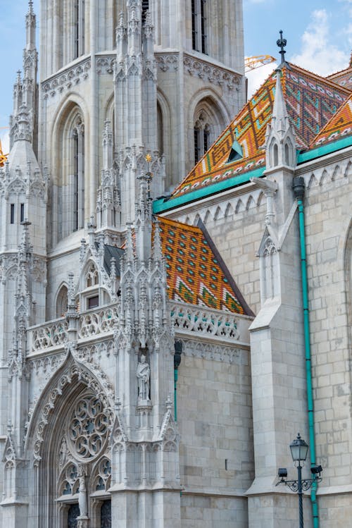 匈牙利, 圣马蒂亚斯教堂, 垂直拍摄 的 免费素材图片