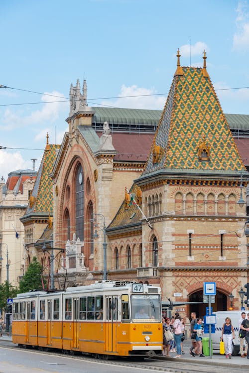 Безкоштовне стокове фото на тему «Будапешт, вертикальні постріл, зовнішнє оформлення будівлі»