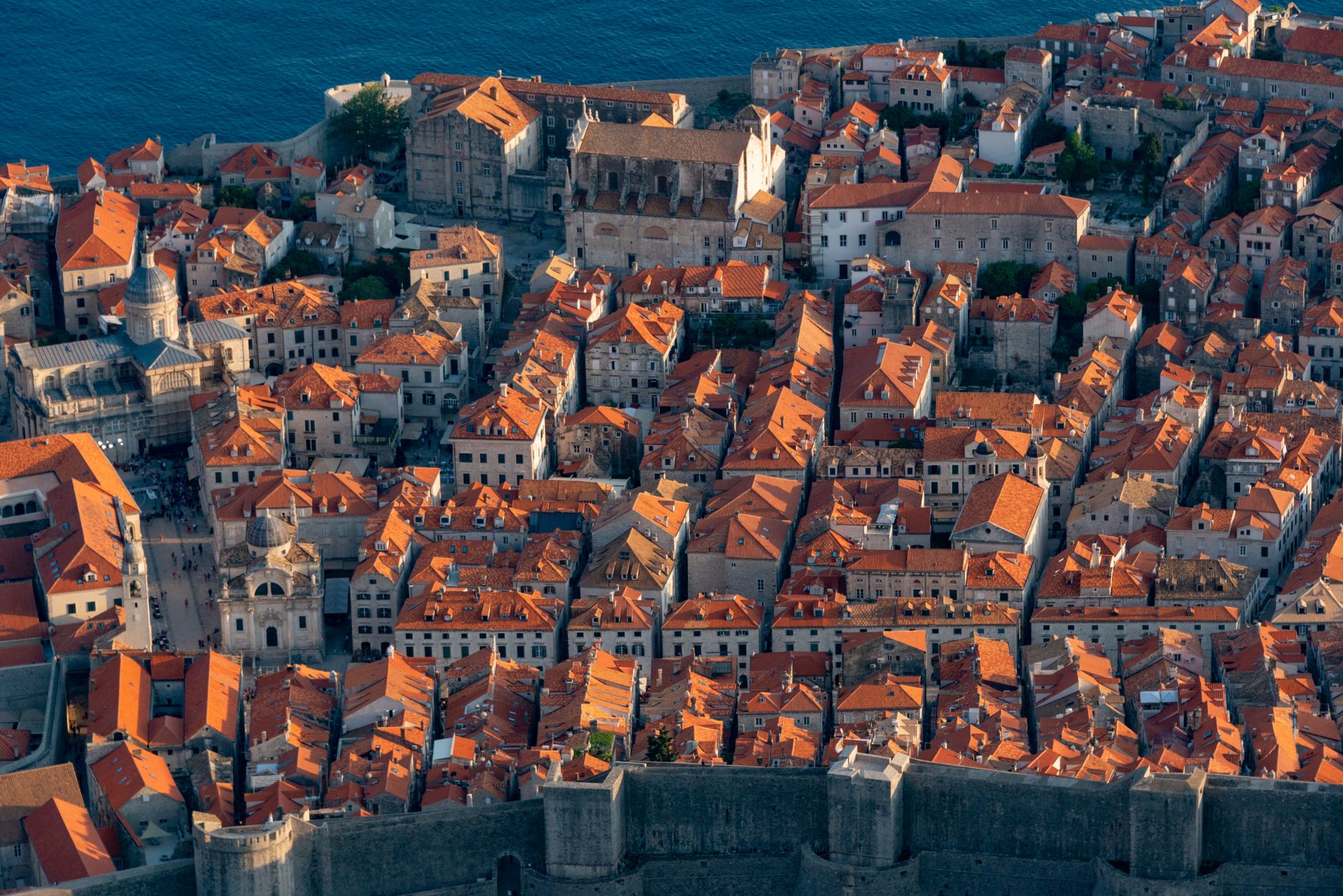 15 cheap things to do dubrovnik croatia 8 Explore the stunning architecture of Dubrovnik's Old Town with its iconic red rooftops and medieval walls.
