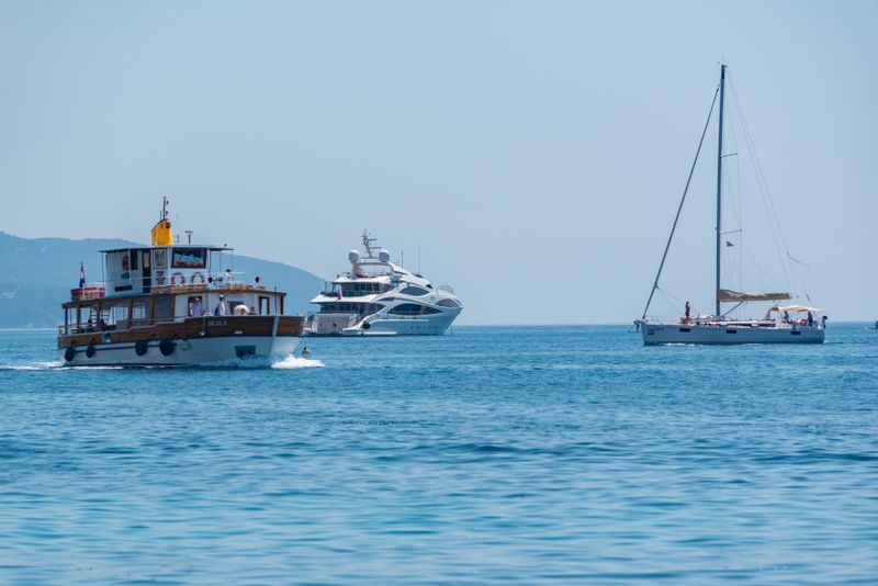 Voyage & Yacht Tours