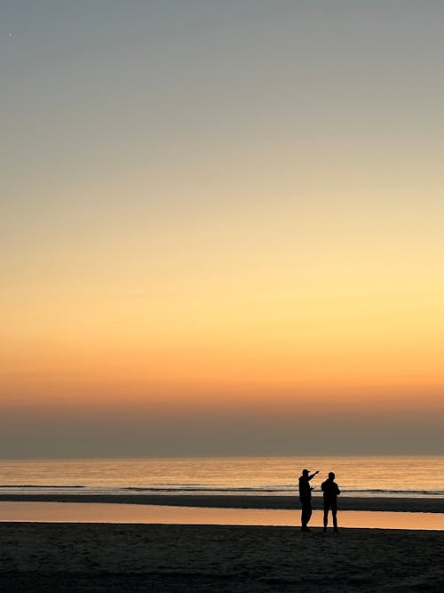 Immagine gratuita di bel cielo, di fronte al mare, in spiaggia