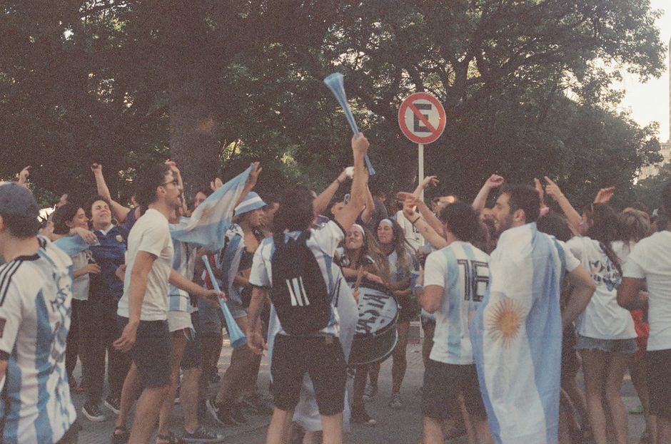 Argentina Oddity Shows Youths Shaped by Viral Spectacle