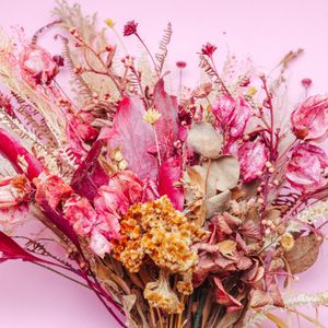 Dried flower bouquet in pink tones