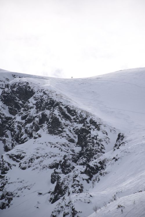Free Capture the serene beauty of snow-covered mountains in Zakopane, a perfect winter travel destination. Stock Photo