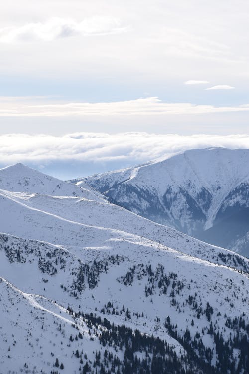 Kostenloses Stock Foto zu berge, berggipfel, drohne erschossen