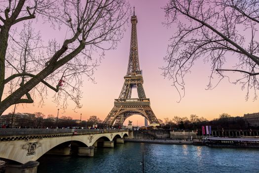Seine evening cruise with champagne — Paris