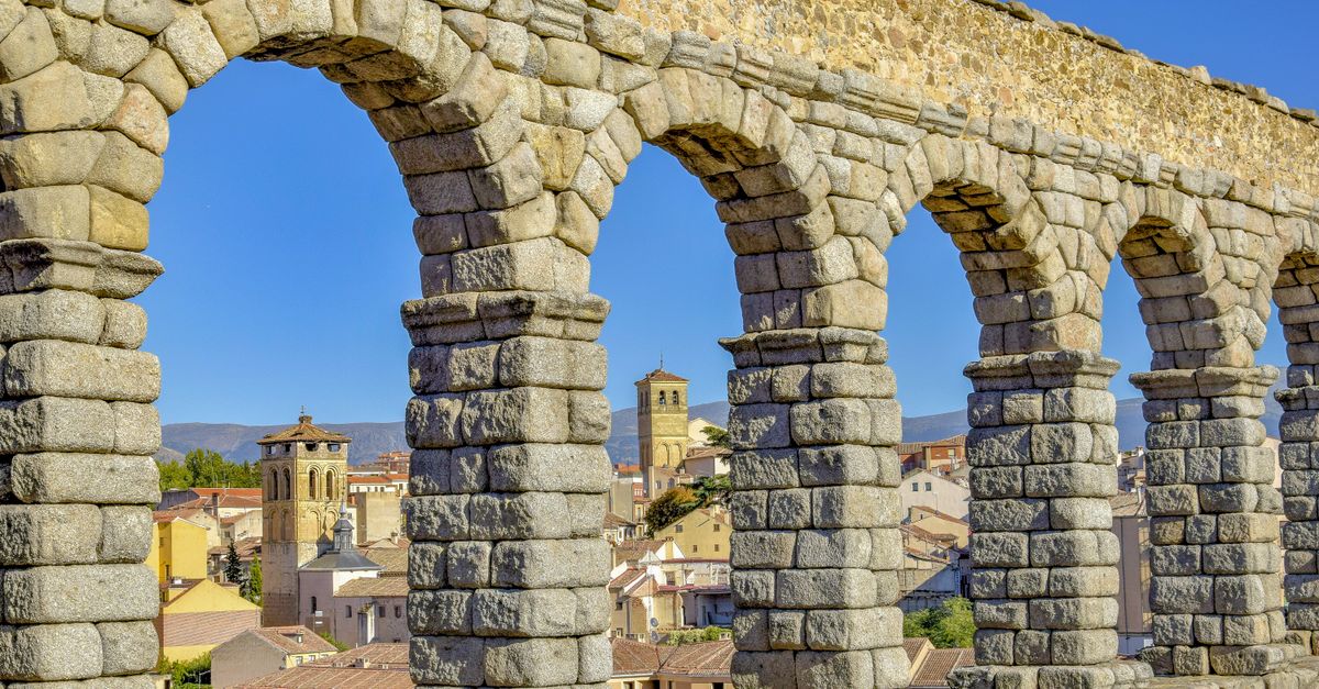León