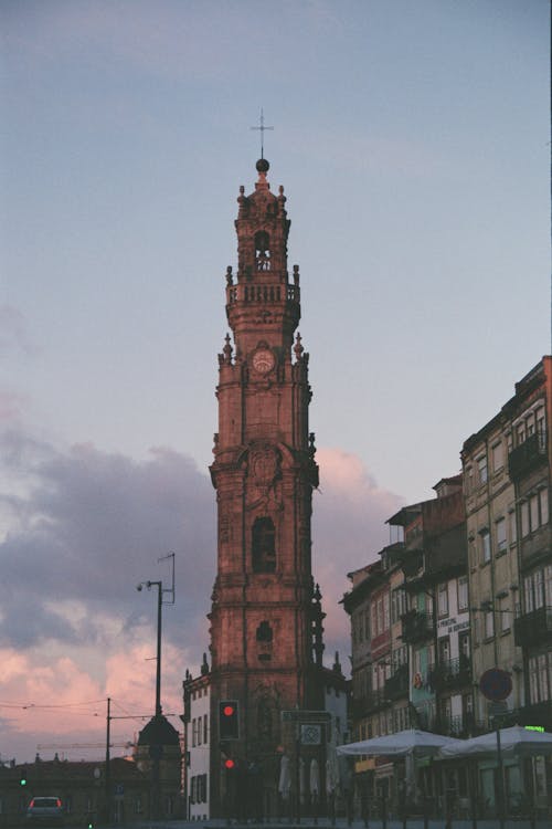 Безкоштовне стокове фото на тему «torre dos clerigos, архітектура бароко, вертикальні постріл»