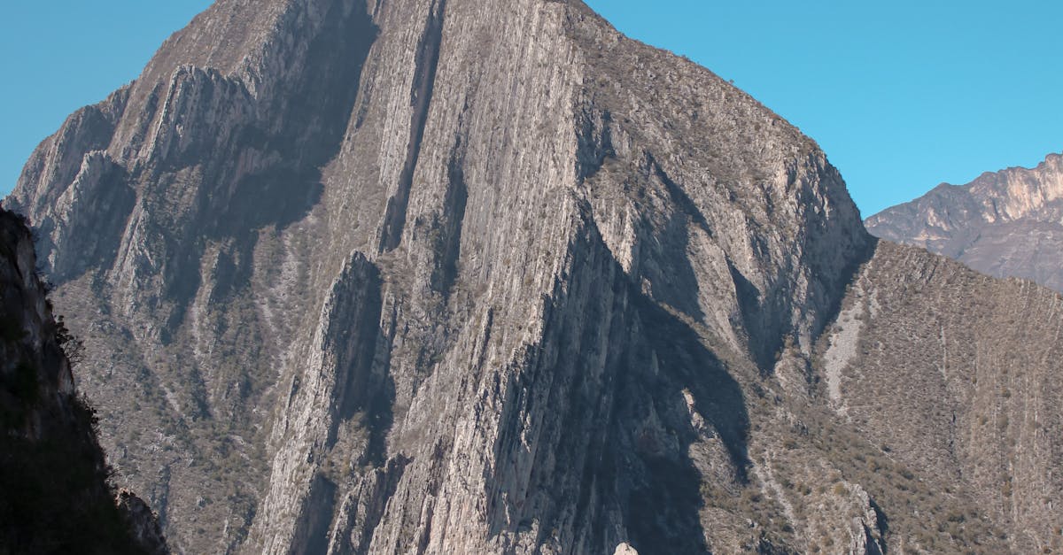 High Rock Climbing · Free Stock Photo