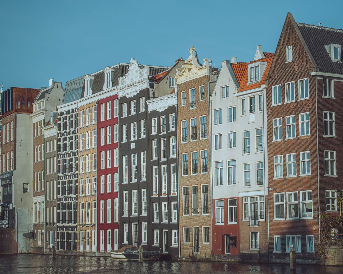 Amsterdam — City of Canals and Capital of Freedom (3)