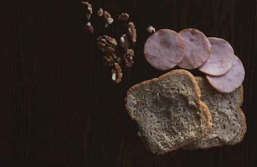 Darmowe zdjęcie z galerii z chleb, chleb i masło, mięso