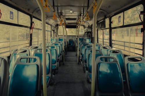 Gratis arkivbilde med buss, interiør, korridor