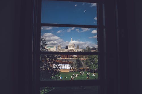 免费 俯瞰圣保罗大教堂的窗户 素材图片