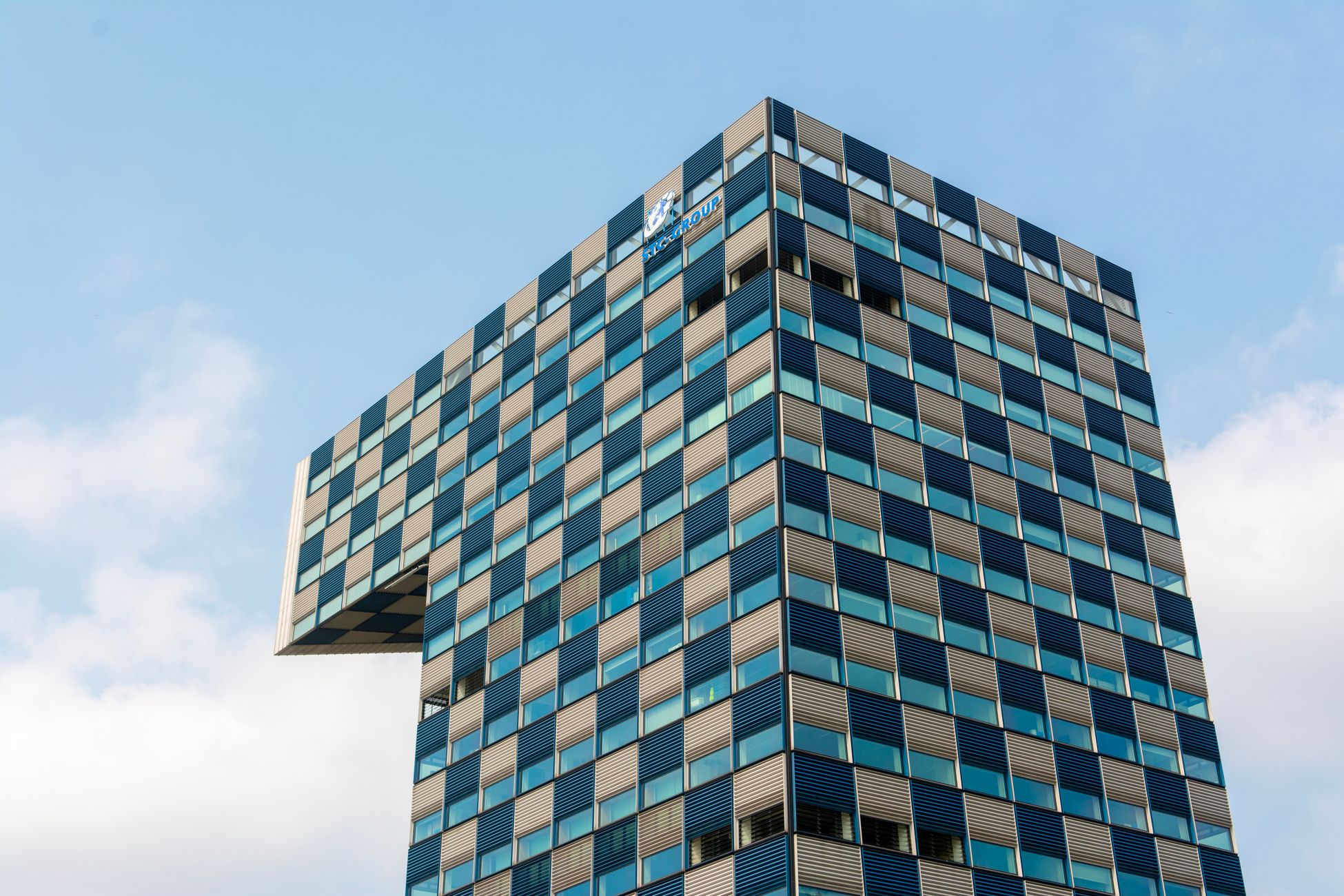 DPG neemt RTL over, zorgen over mediamacht
