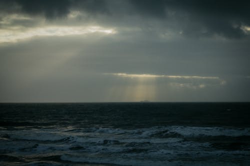 Darmowe zdjęcie z galerii z dramatyczny, horyzont, morze