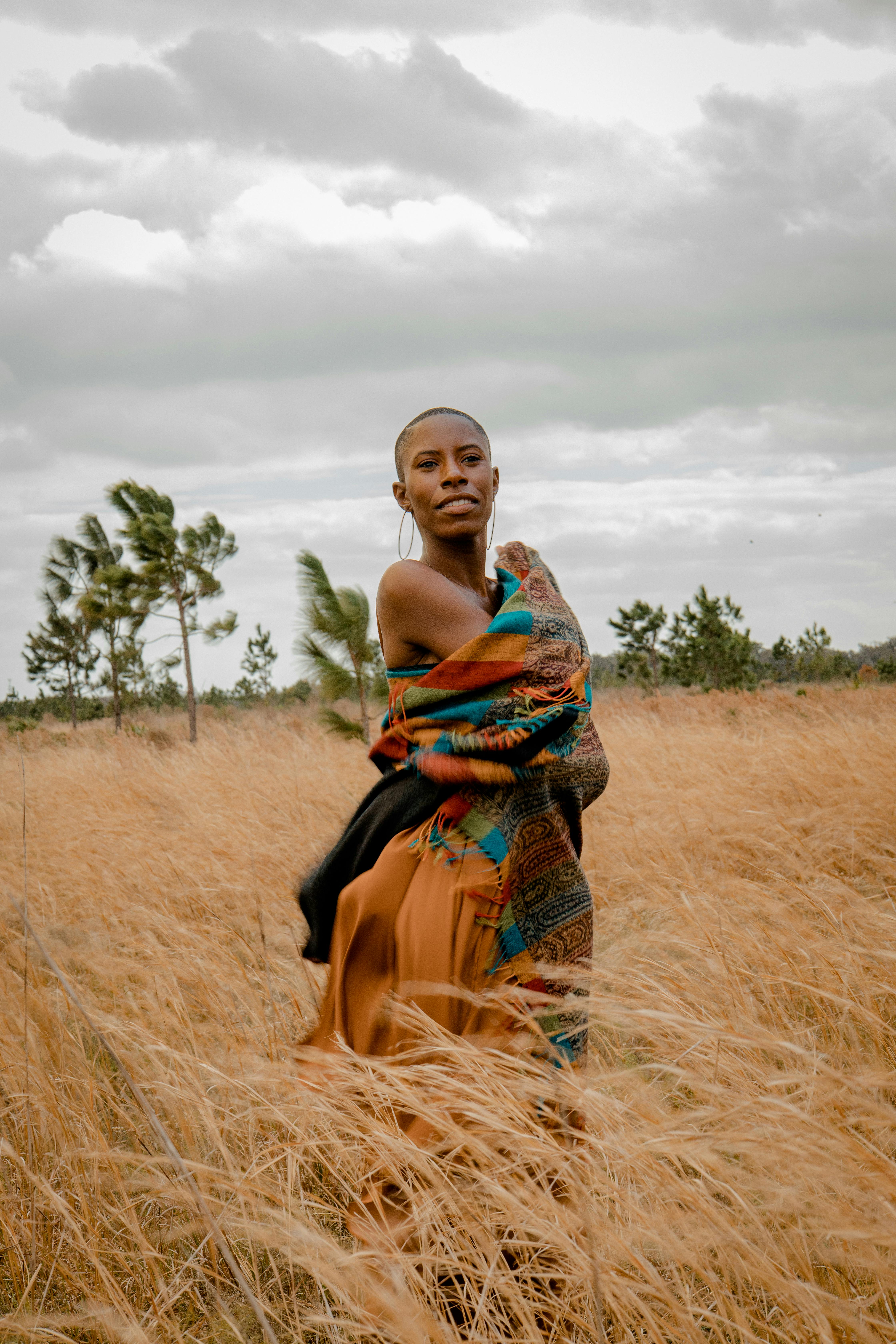 Gratis lagerfoto af afrikansk afstamning, ansigtsudtryk, appelsin Lagerfoto