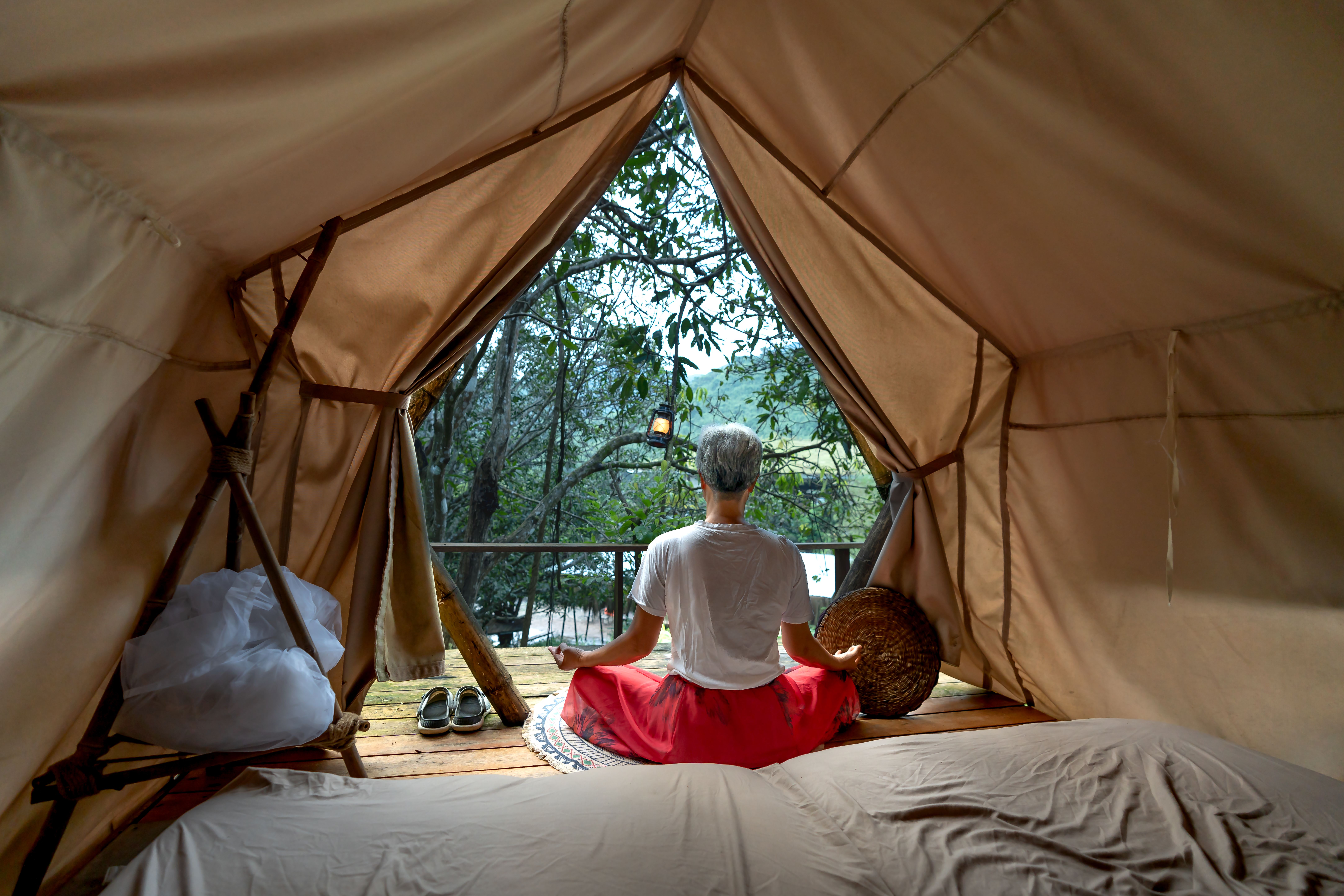 Wellness Guide 2026: Retreats vs. Products – Maximize Your ROI