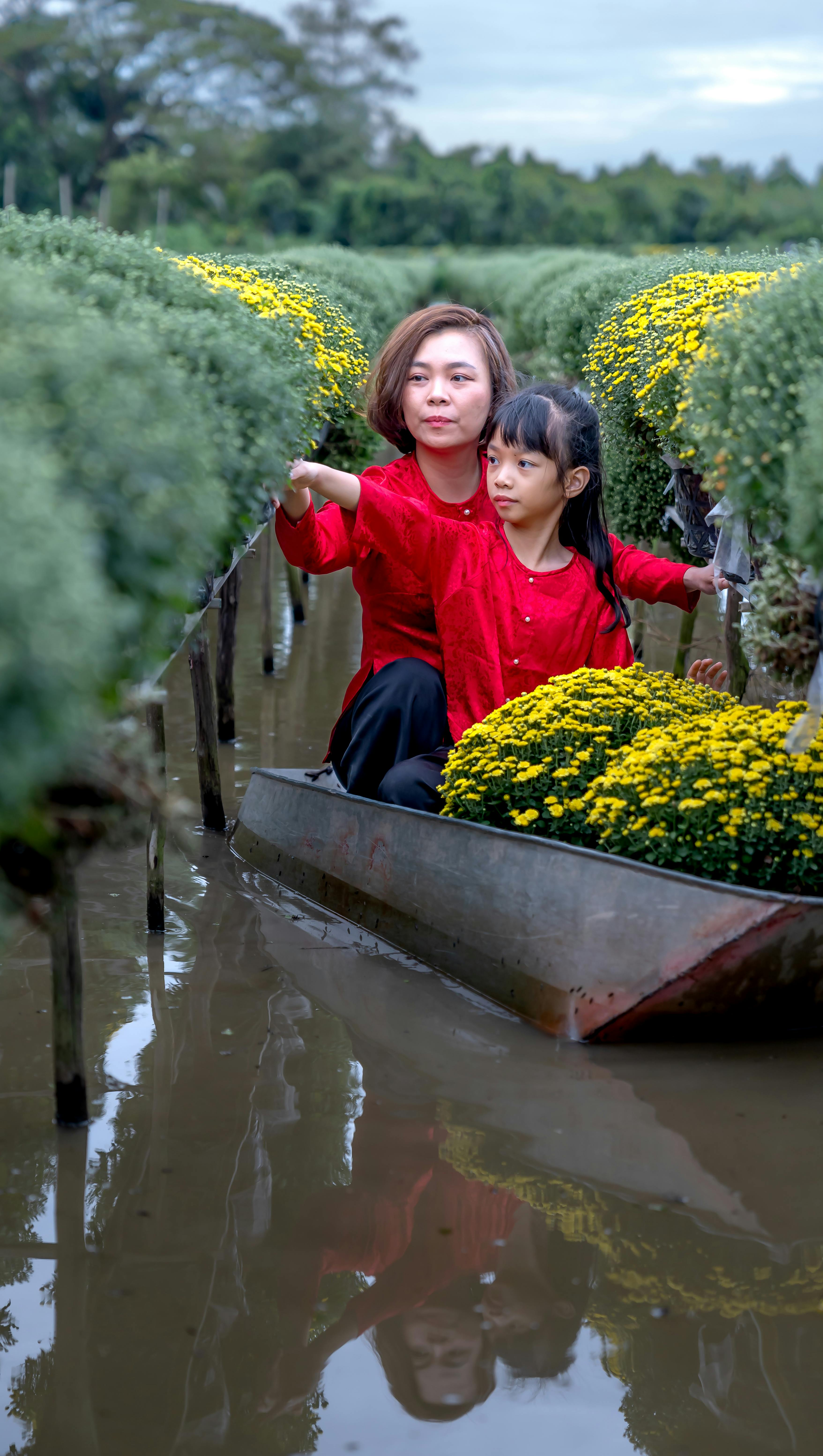 Thai Mom Photos, Download The BEST Free Thai Mom Stock Photos & HD Images