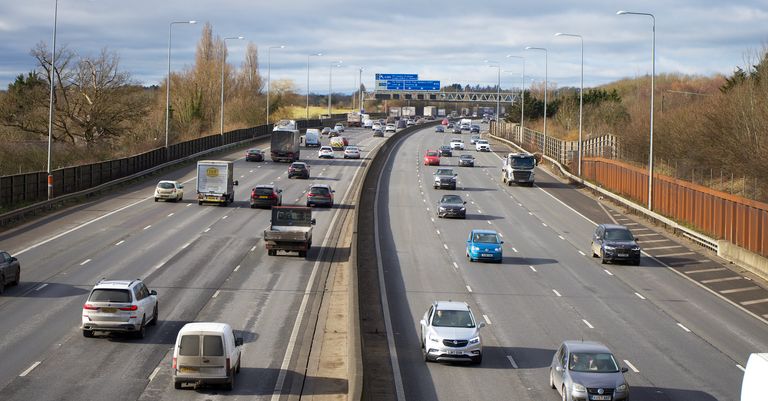 Gardaí arrest three after M50 pursuit of stolen VW Golf