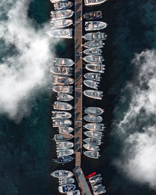 Základová fotografie zdarma na téma motorové čluny, mraky, pohled shora