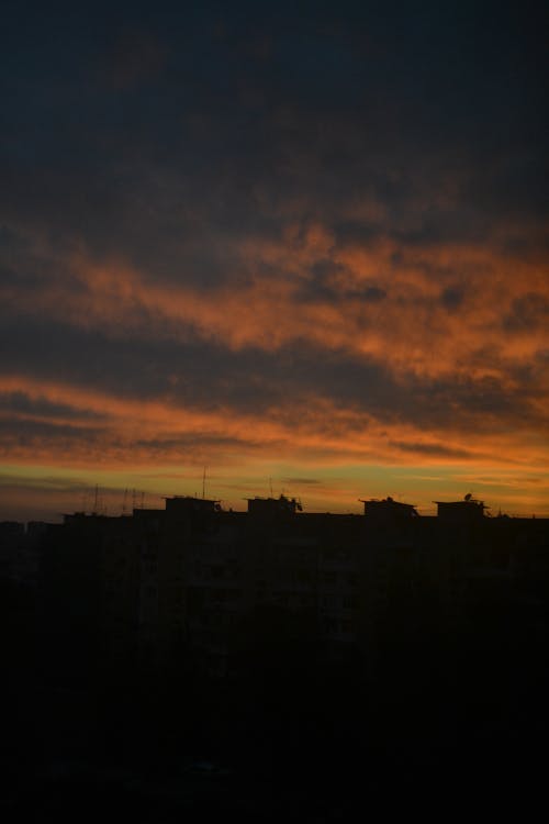 Бесплатное стоковое фото с вертикальный выстрел, живописный, закат