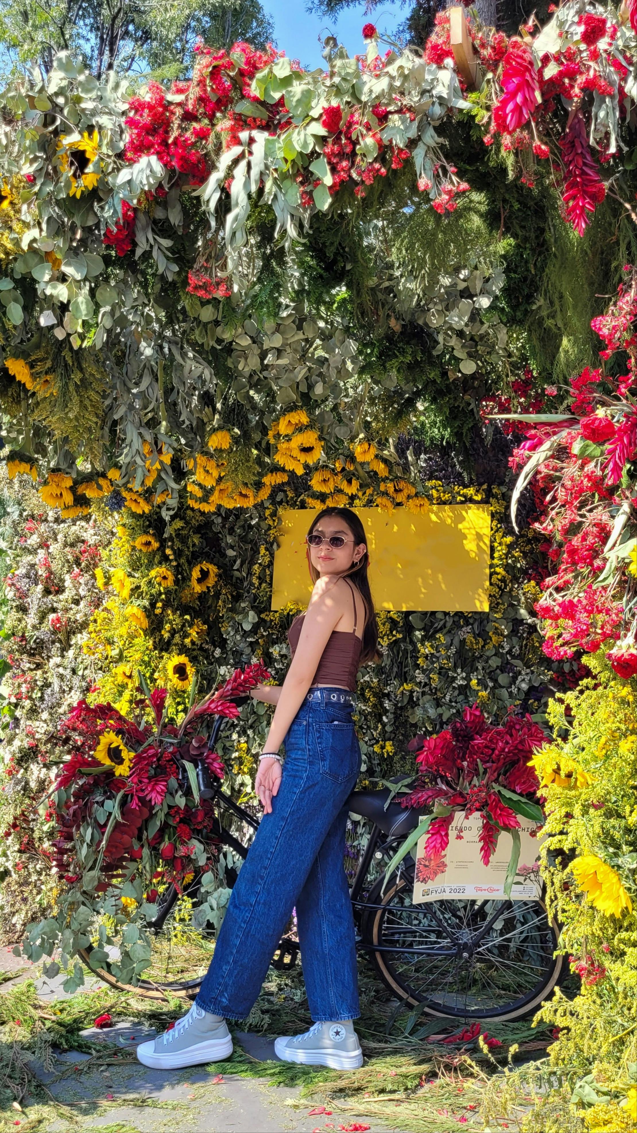 Your next Instagram post: Pose with Flowers 🌸🤍 | Gallery posted by  Jasmine 🧿 | Lemon8
