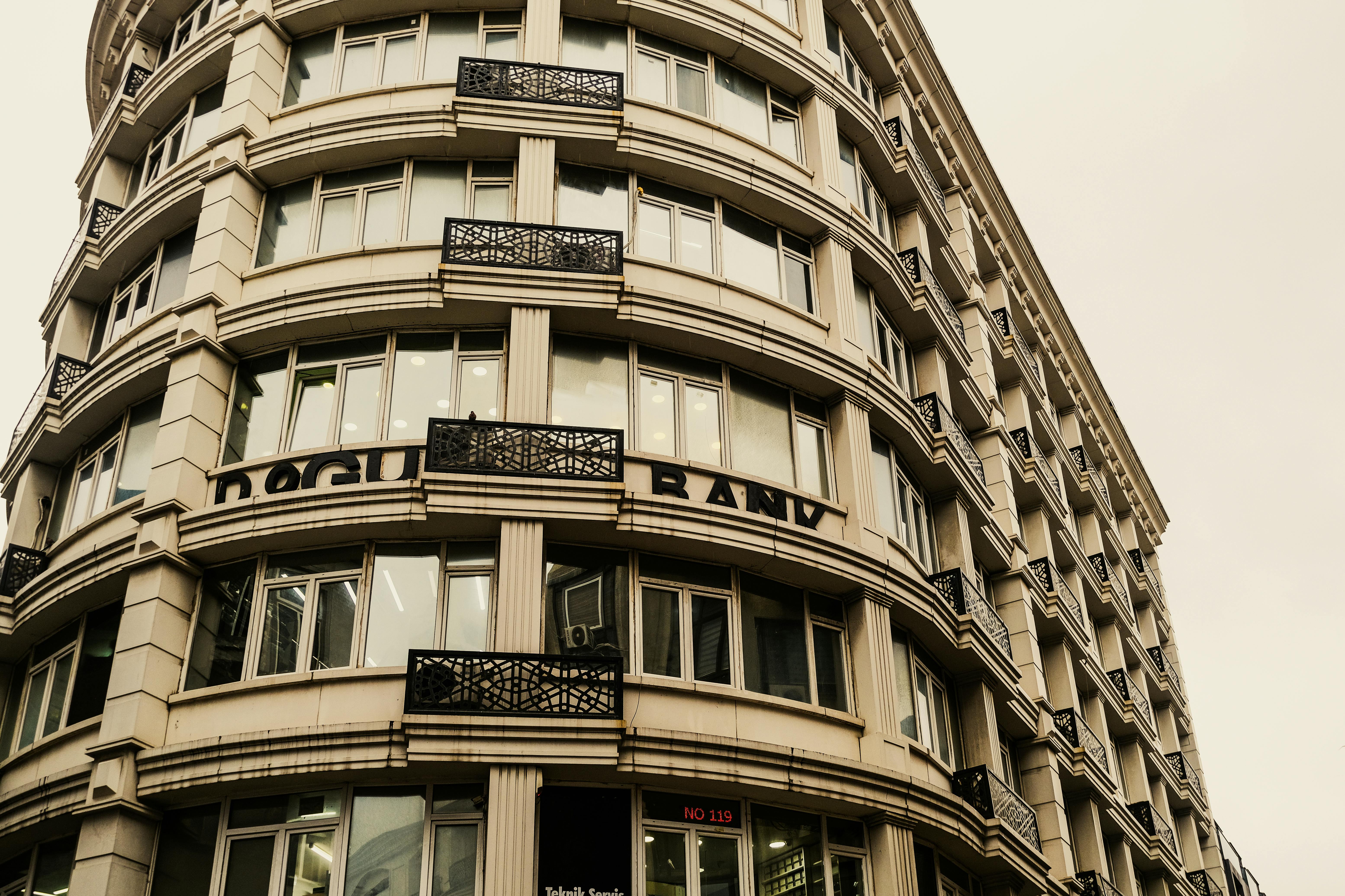Congo’s Biggest Lender Rawbank Posts 9% Rise in Annual