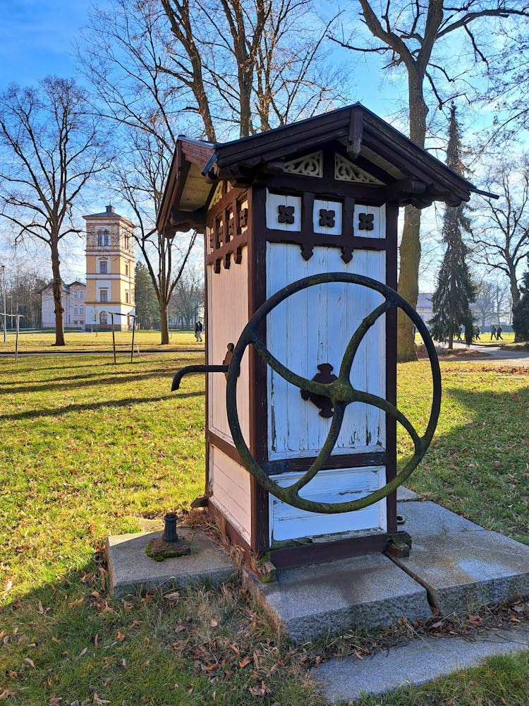 Photo Of An Old Well 