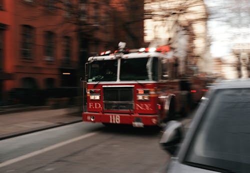 Immagine gratuita di ambulanza, antincendio, asfalto