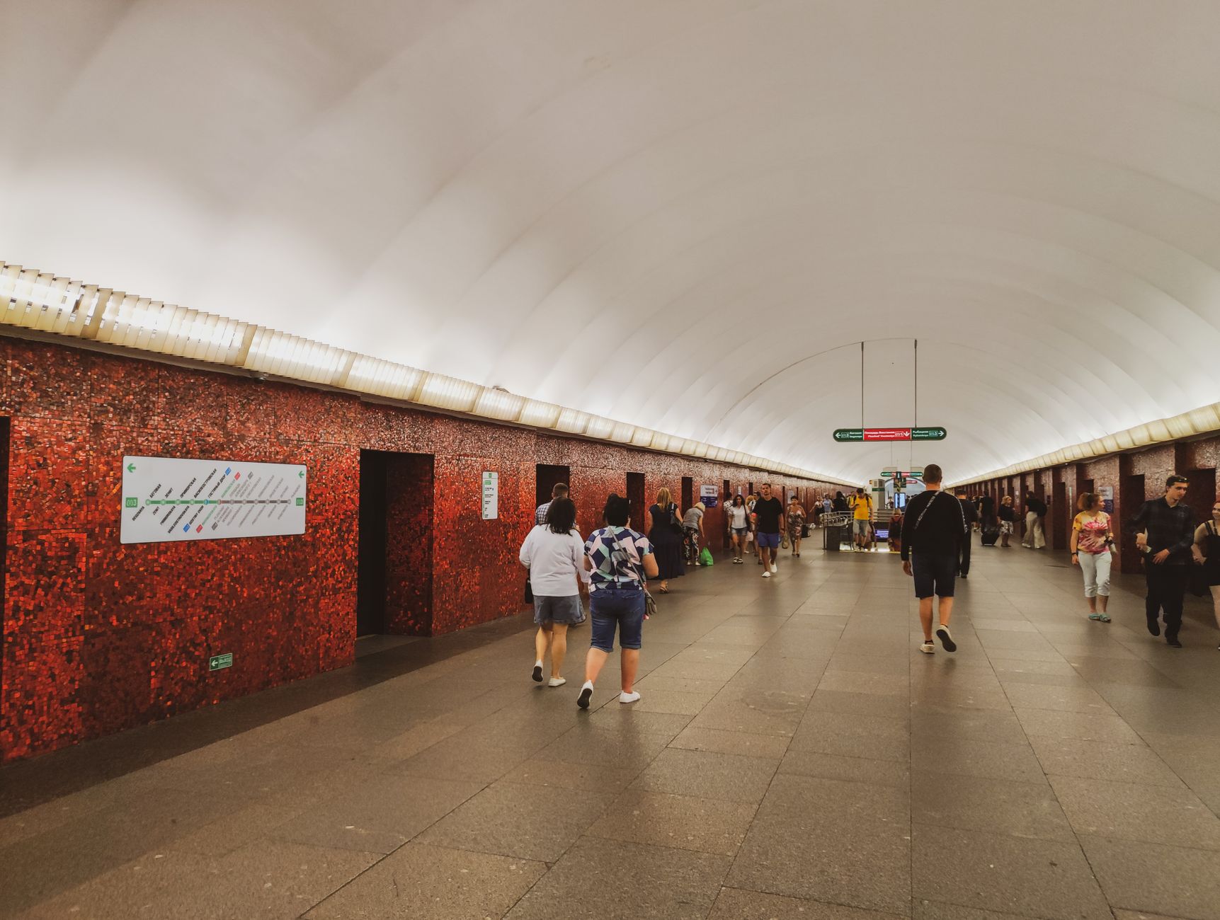 Kiev'de metro istasyonunda sığınak