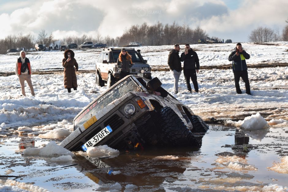 Best Breakdown Cover for Vehicles Stuck in Mud or Snow 2026