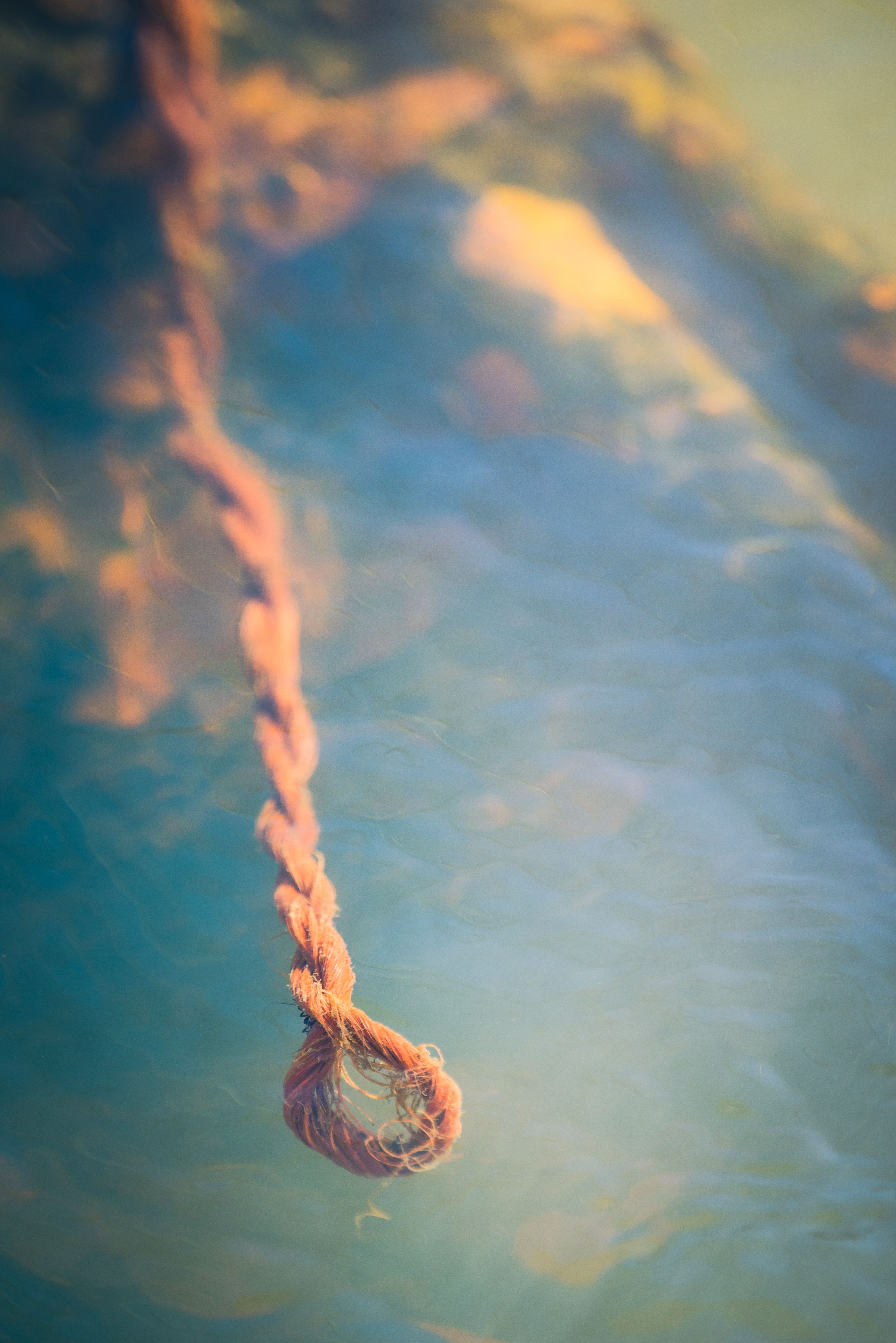 String and Clouds on Sky behind · Free Stock Photo