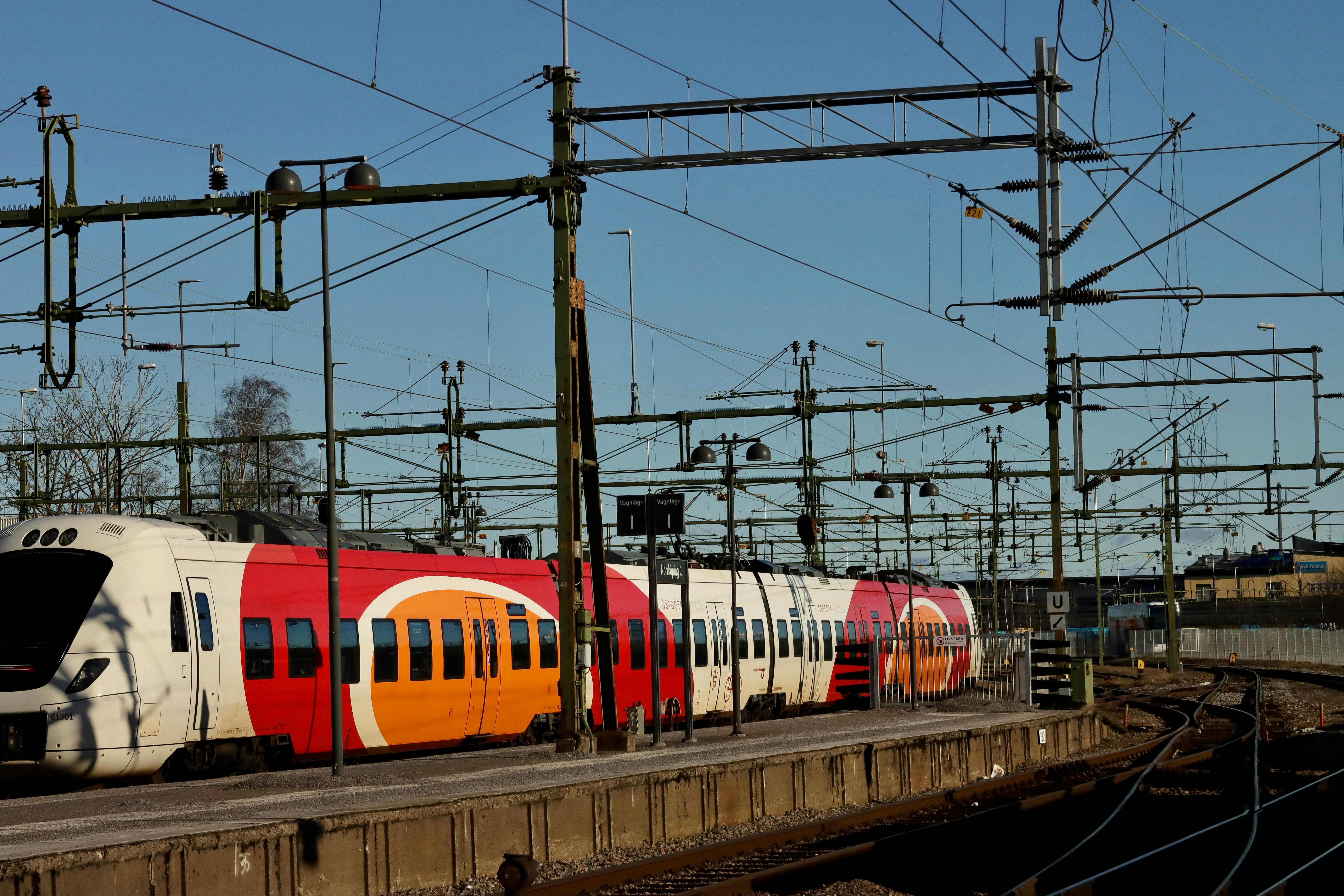 Electric Microliner Makes Pitch To Be a Travel Disruptor — Photo by Efrem  Efre on Pexels
