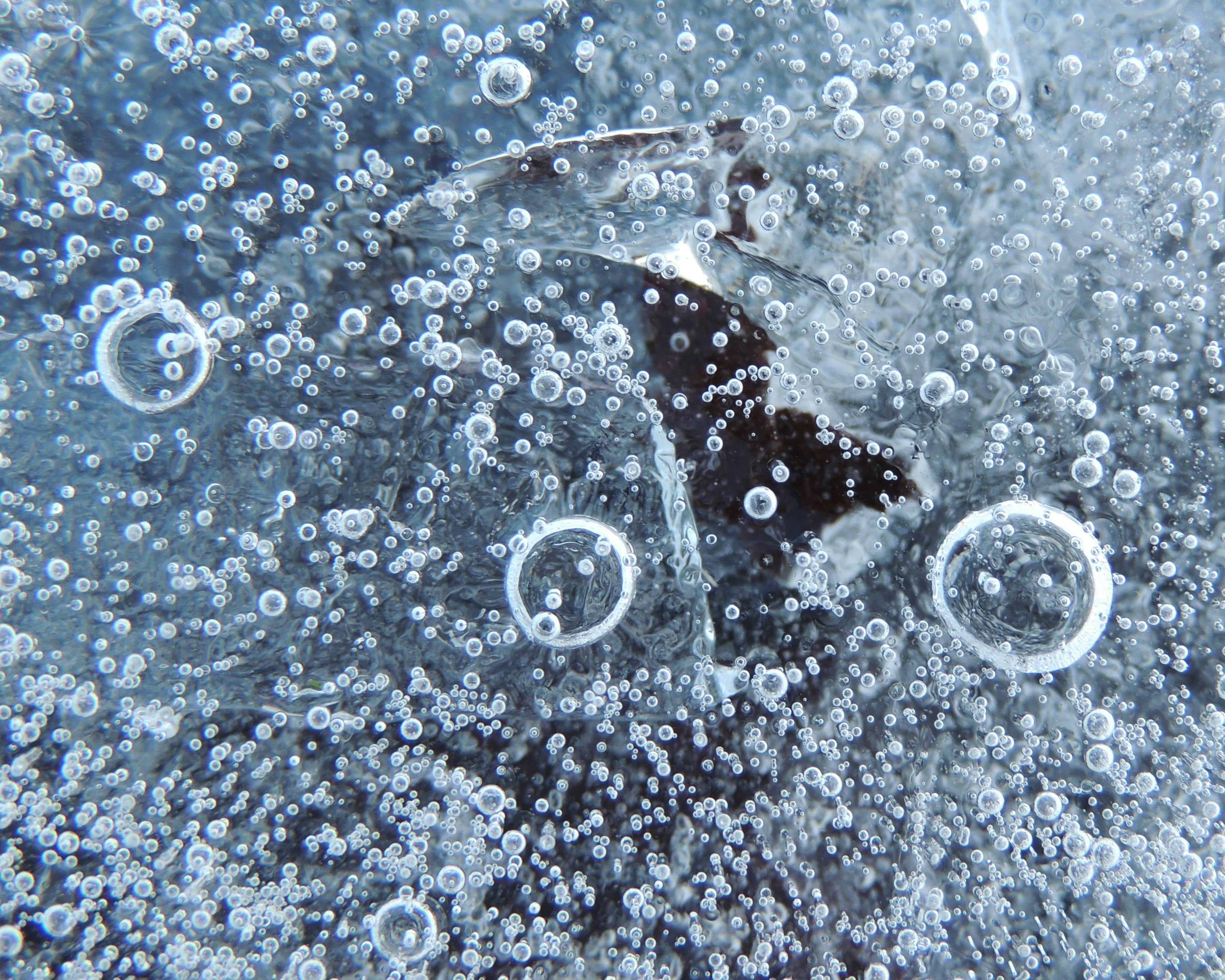 Water Can Boil and Freeze at the Same Time