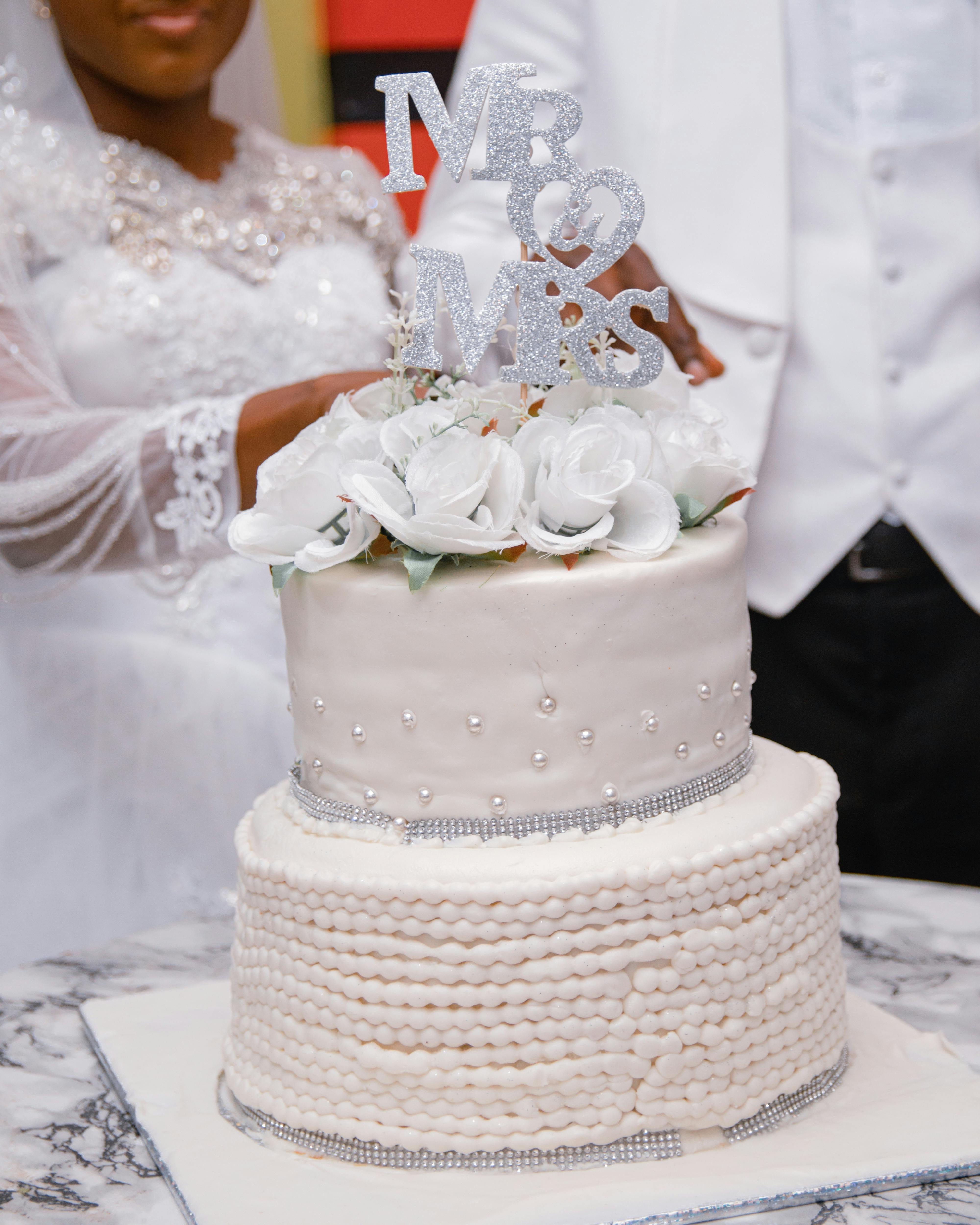 Beautiful Wedding Cake American Wedding Tradition Stock Photo 212424538 |  Shutterstock