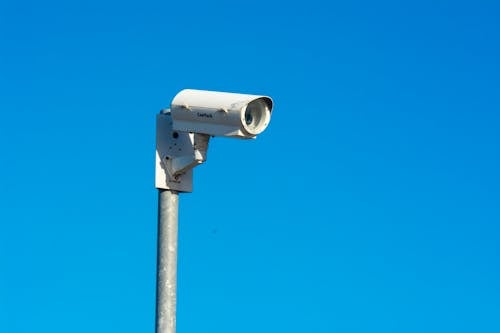 Foto profissional grátis de aparelhos, câmera de segurança, céu azul