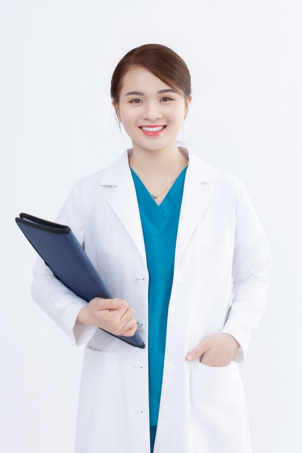 dr. Sari Lestari, Sp.A
