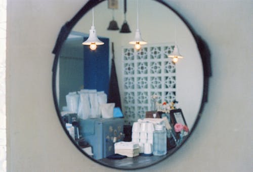 Foto d'estoc gratuïta de habitació, làmpades, mirall