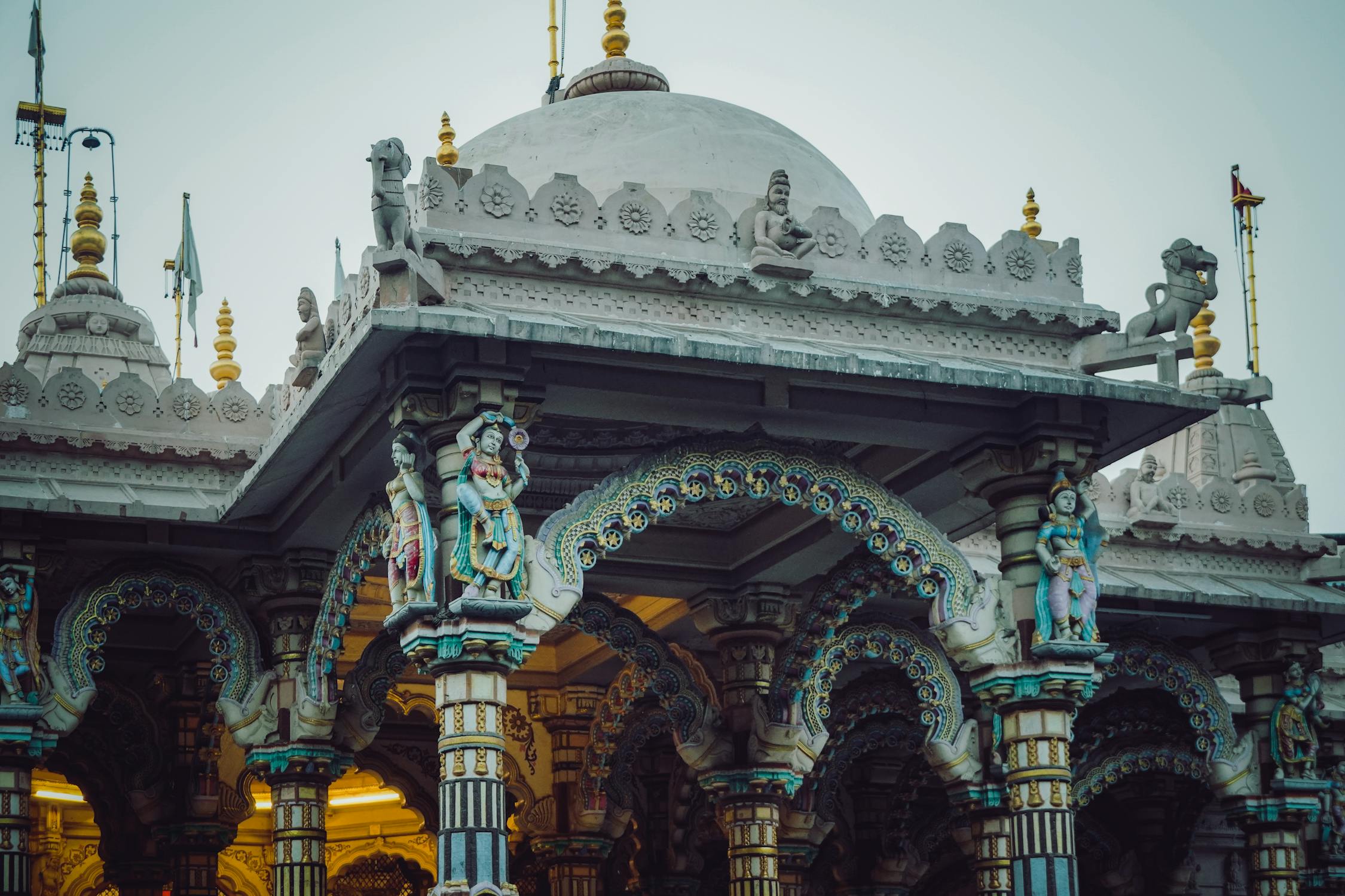 A Shrine Exterior with Sculptures · Free Stock Photo