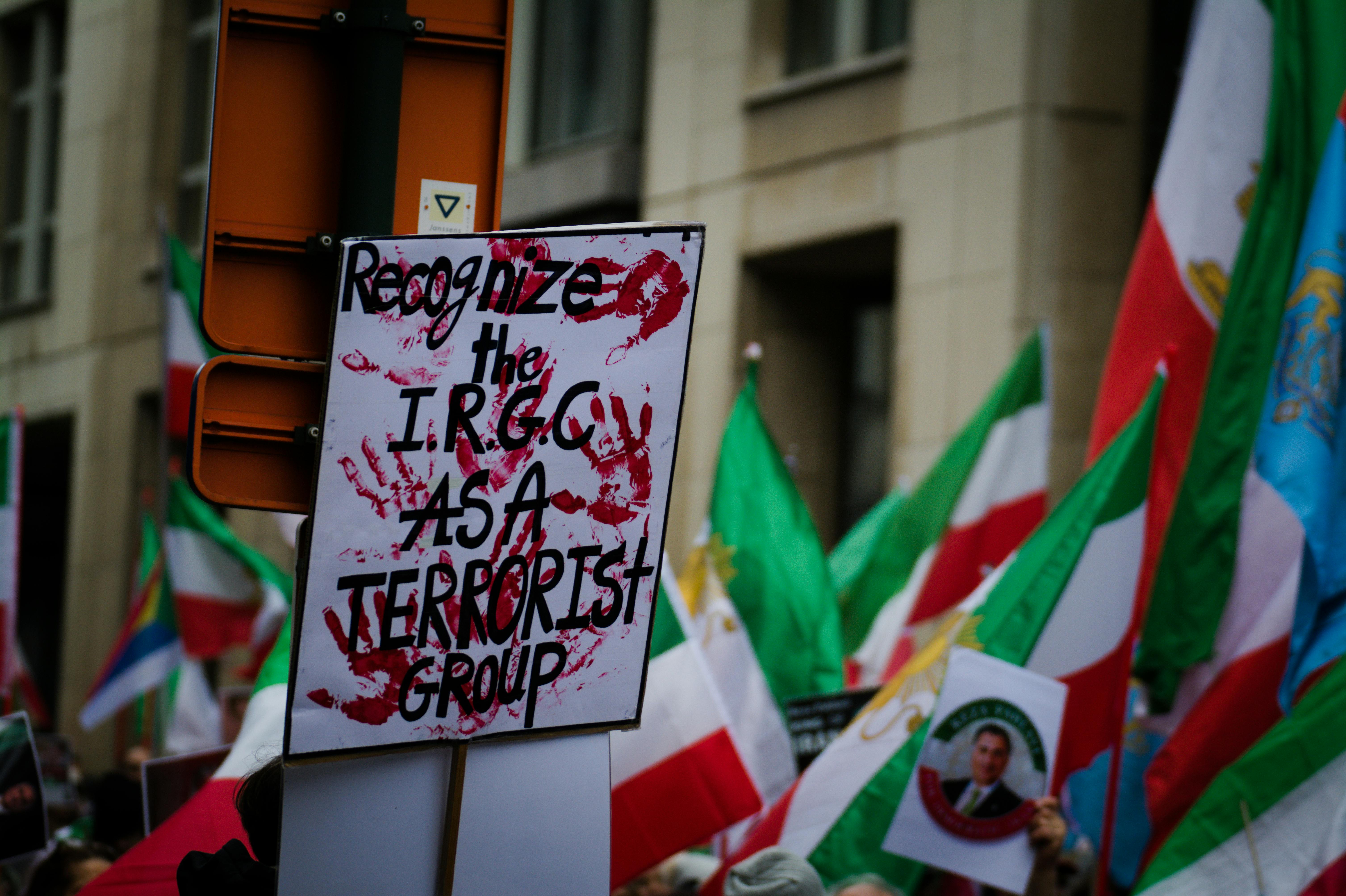 Boost Brain Health: Reading and Writing Slash Dementia Risk