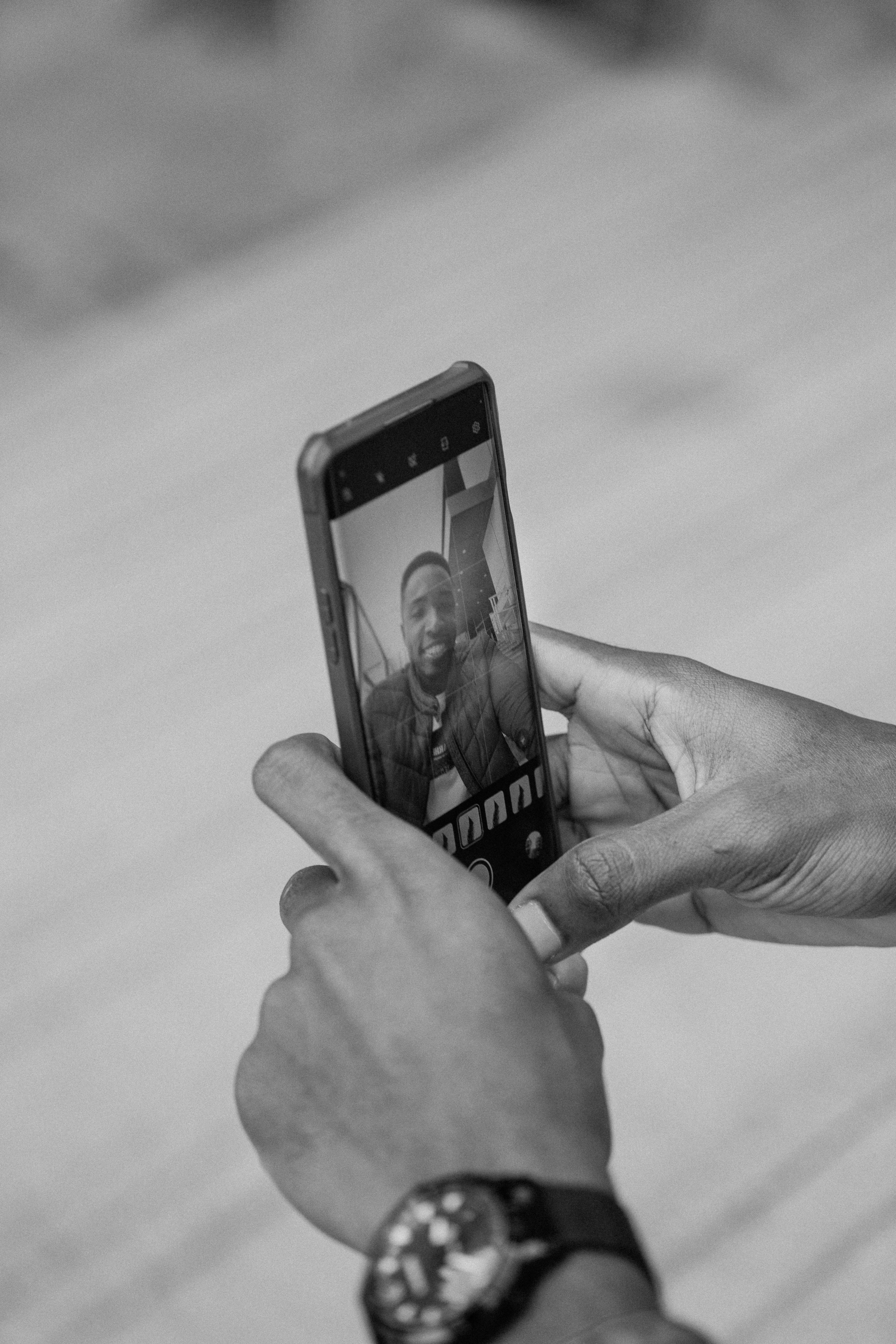 Gratis Fotos de stock gratuitas de aplicación de fotos, artilugio, auto retrato Foto de stock