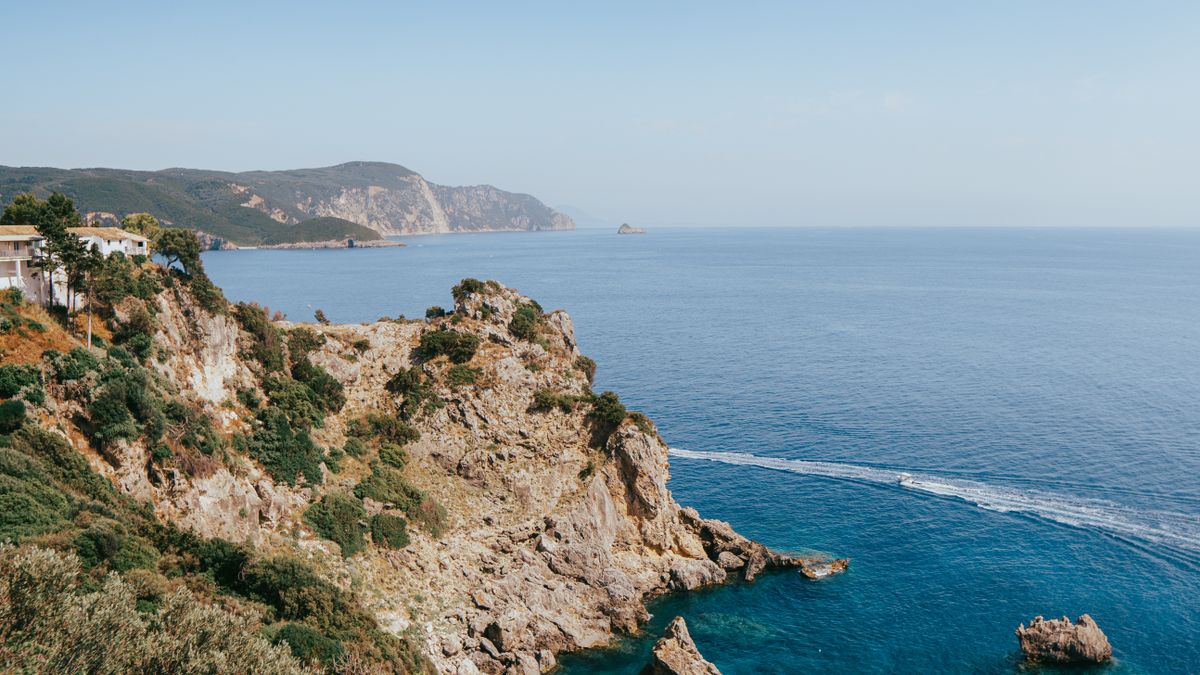 Unde te cazezi în Corfu - Paleokastritsa