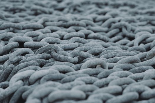 Intertwined steel chain links representing verified .onion links and mirrors