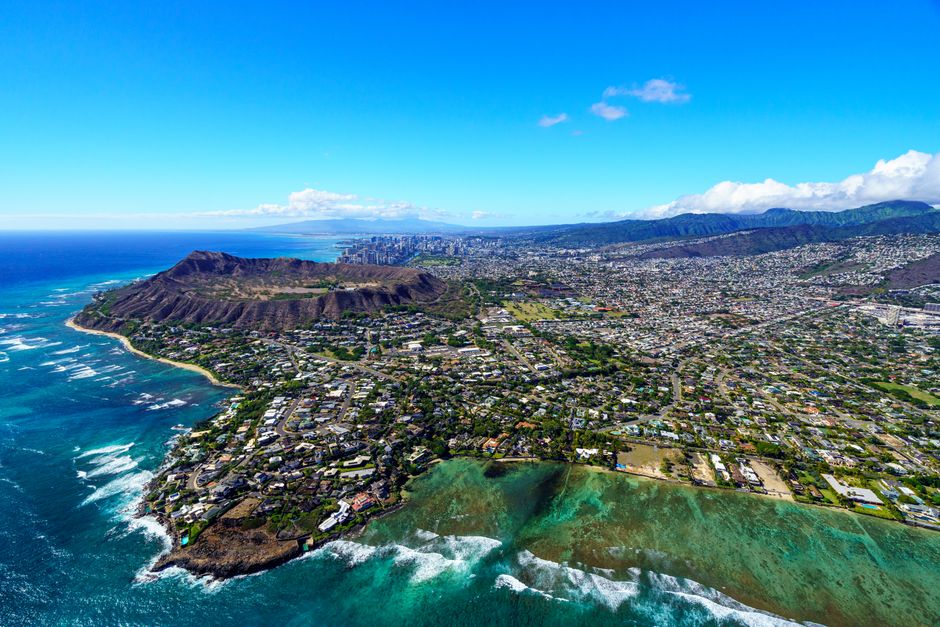 Ultimate 30 Minutes SHARED Helicopter Tour in Honolulu Review: Your Complete Guide to This Incredible Oahu Flight Review 2026 - Stunning aerial view of Honolulu with Diamond Head Crater and Pacific Ocean. Perfect for travel inspiration.