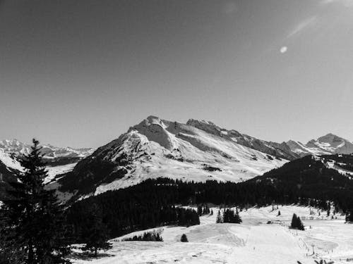 Základová fotografie zdarma na téma černobílý, čisté nebe, hory