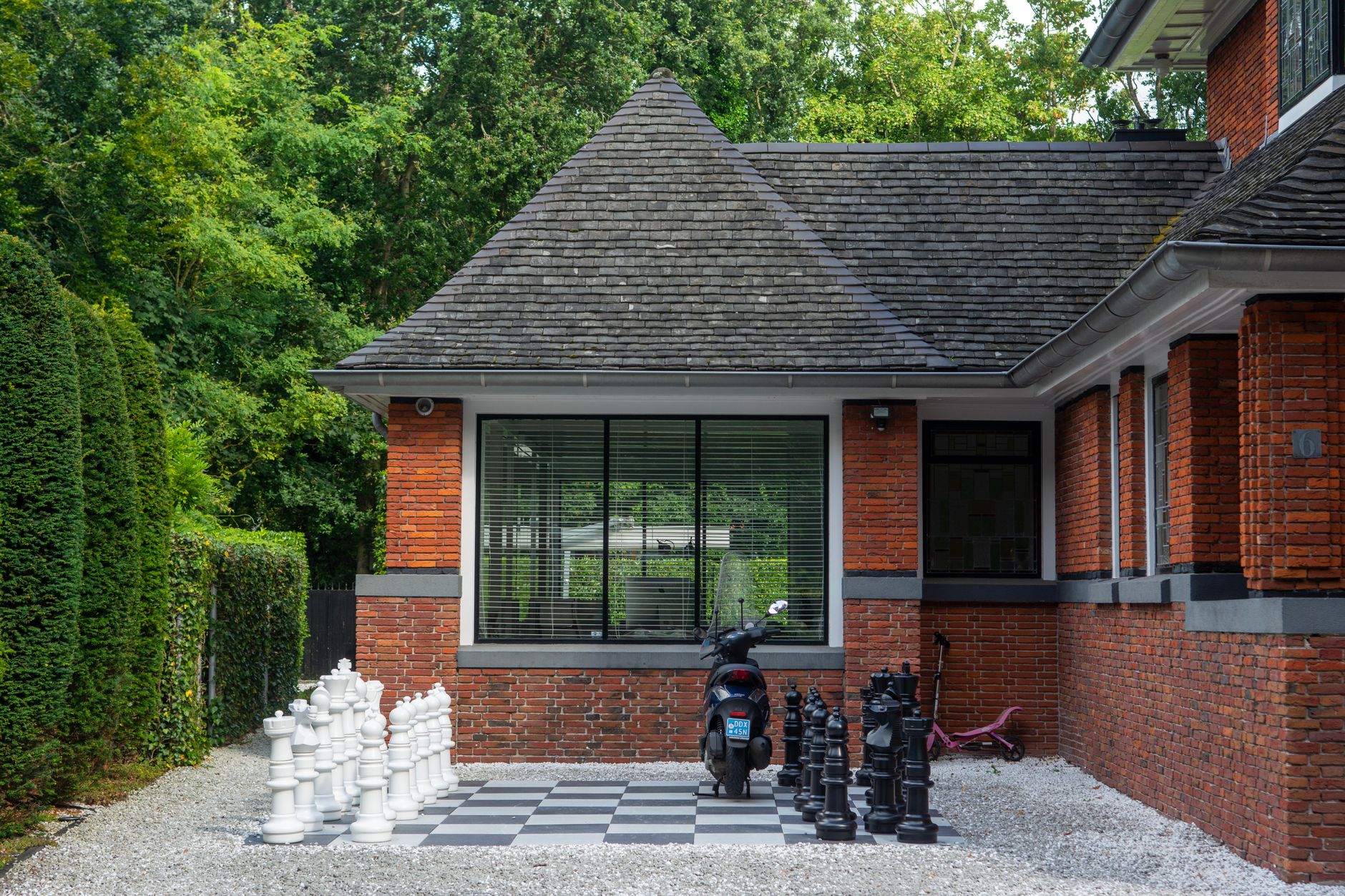 Rijksmonumentaal landhuis met rietgedekte kap