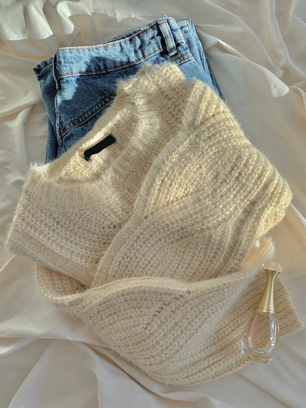 Outfit idea 2 — cream knit cardigan, jeans