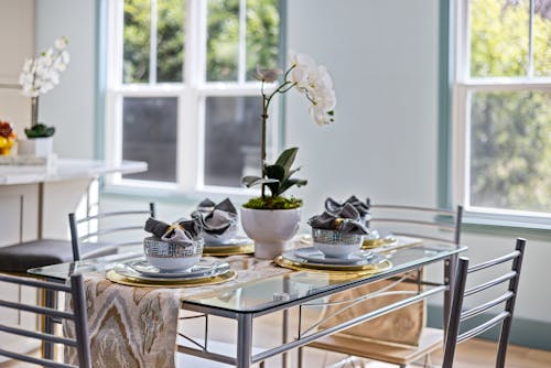 Elegant Dining Table Setting 