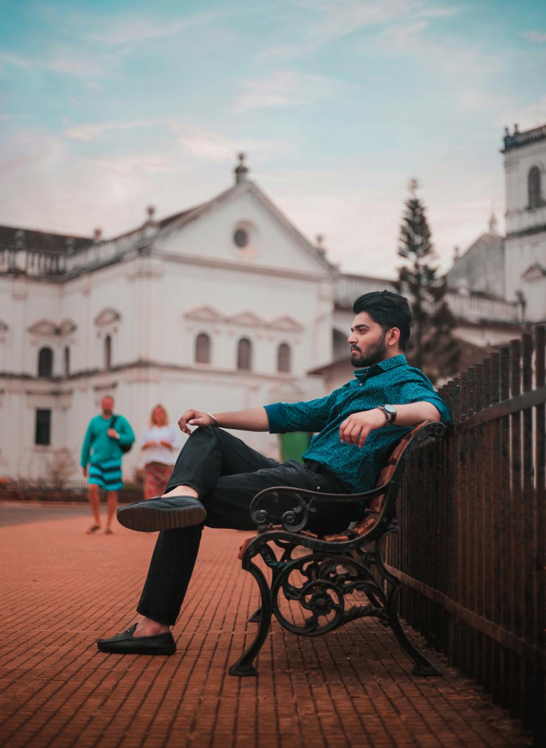 구운 연어 스테이크와 채소