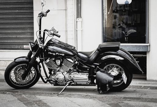 Black Yamaha Dragster 650